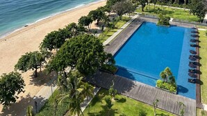 Outdoor pool, open 7:00 AM to 7:00 PM, free cabanas, pool umbrellas - Inna Bali Beach Garden (Denpasar)