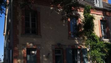 Mặt tiền nơi lưu trú