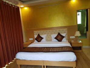 Deluxe Twin Room, 1 Single Bed, Smoking | Blackout curtains, rollaway beds, free WiFi - Mira International (New Delhi)