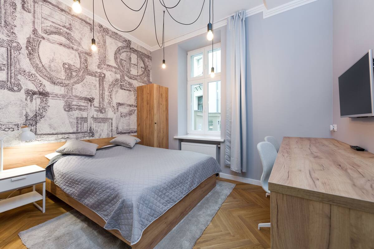 Deluxe Studio Suite, 1 Queen Bed, Non Smoking, Annex Building