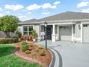 Exterior - GAS GOLF CART WALK TO THE POOL BEAUTIFUL HOME IN FENNEY       THE VILLAGES FL (Wildwood)