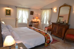 Room - Chambre d'hôtes Bastide des Enqueses (Lorgues)