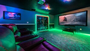 House, Private Pool (8 Bedrooms - 8823IC (DRV))