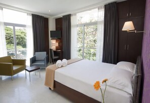 Premium Room, 1 King Bed, Accessible, Smoking | Egyptian cotton sheets, minibar, in-room safe, individually furnished - The Park Slope Hotel (Bengaluru)