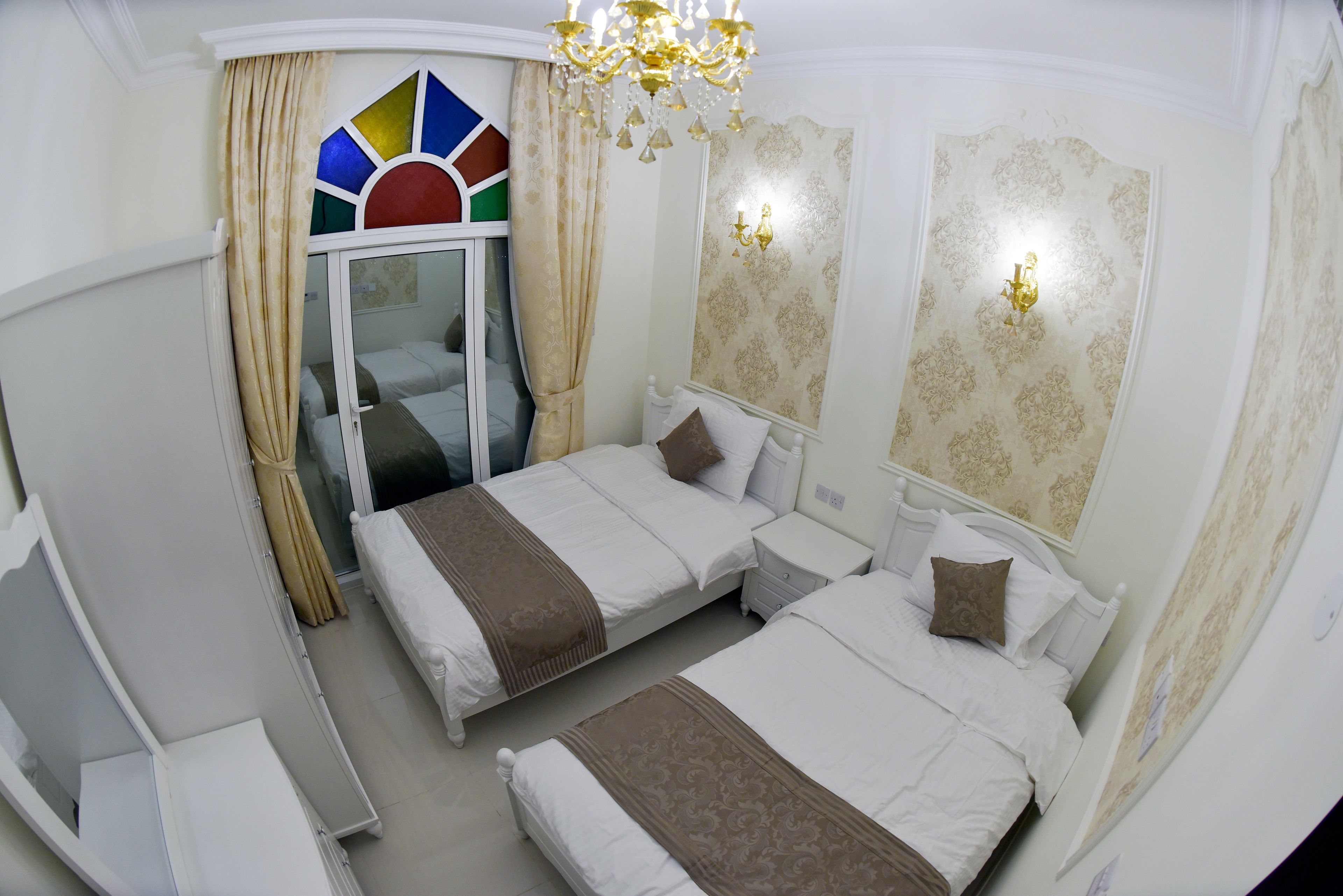 executive suite, 3 bedrooms | in-room safe, desk, laptop workspace, blackout curtains