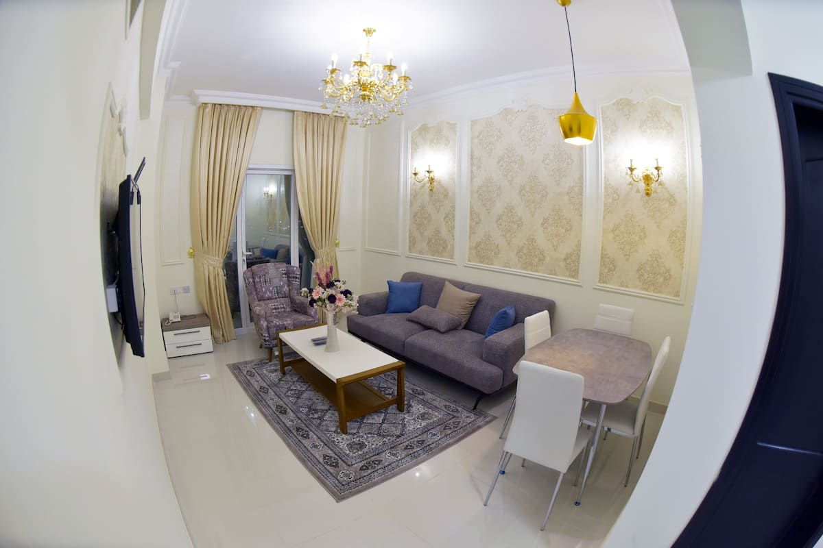 Suite, 2 Bedrooms | Living room