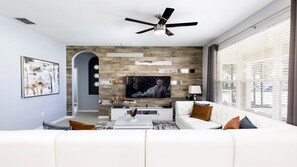 Ropa de cama de alta calidad y tabla de planchar con plancha 