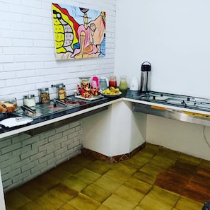 Desayuno bufé gratuito y diario