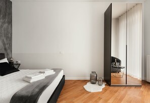 1 quarto, roupas de cama premium, escrivaninha