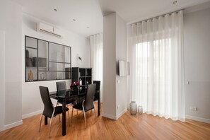 1 chambre, literie de qualité supérieure, bureau