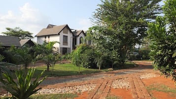 Khuôn viên nơi lưu trú