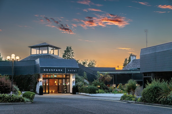 Façade de l’hébergement - soirée/nuit