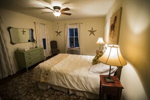4 Schlafzimmer, Schreibtisch, Bügeleisen/Bügelbrett, kostenloses WLAN