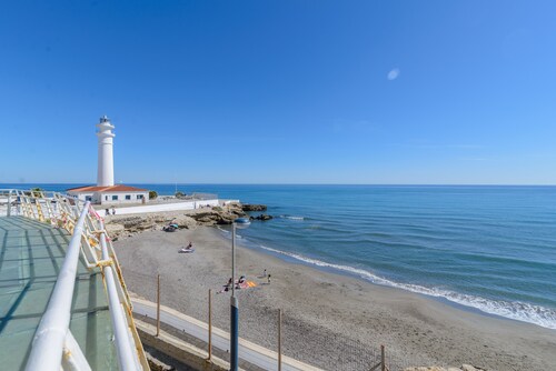 Superbe villa avec vue panoramique à Torrox. Zone de détente et de sécurité. Wifi gratuit
