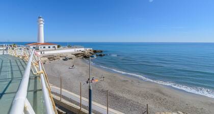 Superbe villa avec vue panoramique à Torrox. Zone de détente et de sécurité. Wifi gratuit