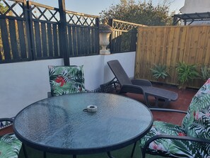 تناول الطعام بالخارج