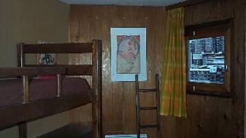 2 quartos, ferros/tĂĄbuas de passar roupa, Wi-Fi