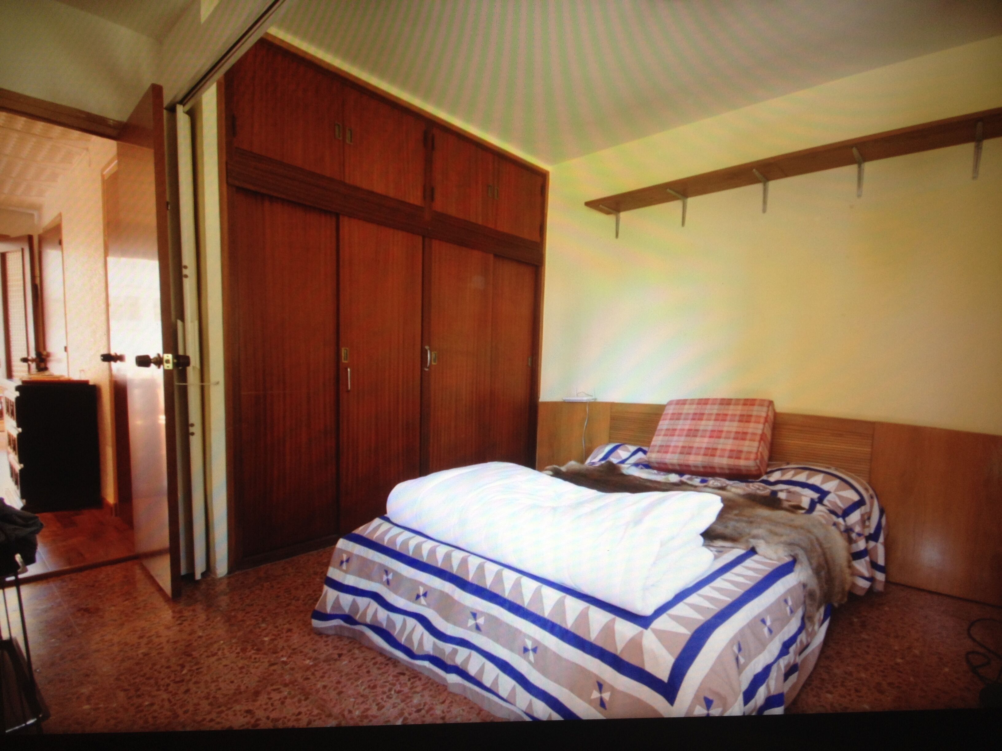 4 dormitorios, tabla de planchar con plancha, wifi y ropa de cama
