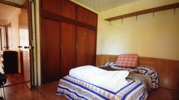 4 dormitorios, tabla de planchar con plancha, wifi y ropa de cama