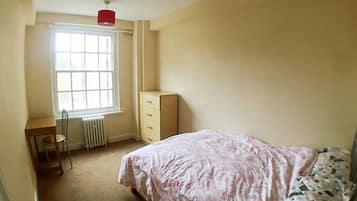 Basic Apartment, Multiple Beds, Non Smoking | 3 bedrooms, desk, free WiFi, bed sheets