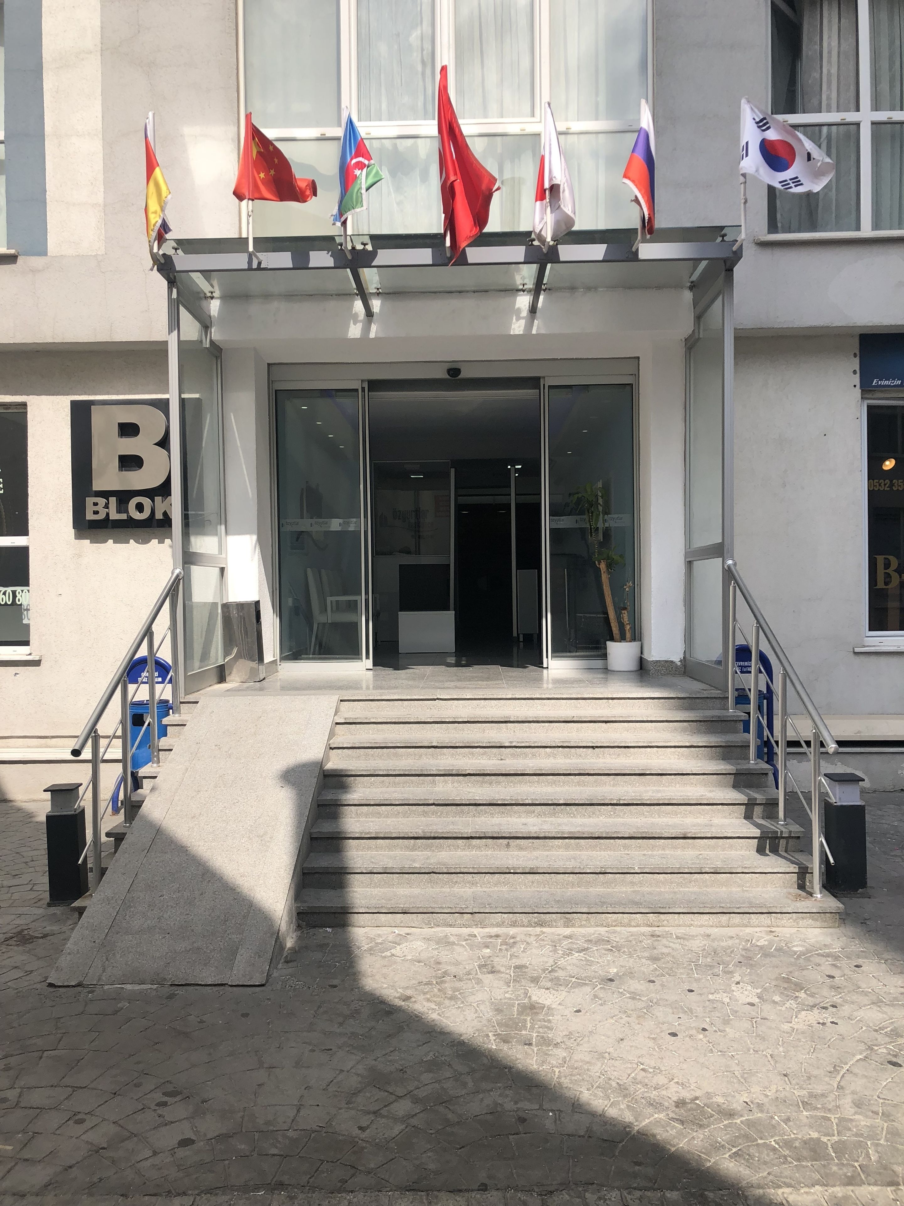 Entrée de l’hébergement
