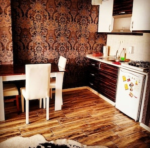 Fridge, stovetop, cookware/dishes/utensils