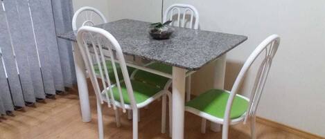 Apartment, 1 Double Bed, Non Smoking | Living area