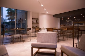 Bar (in der Unterkunft)