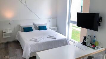 Minibar, in-room safe, blackout drapes, free WiFi