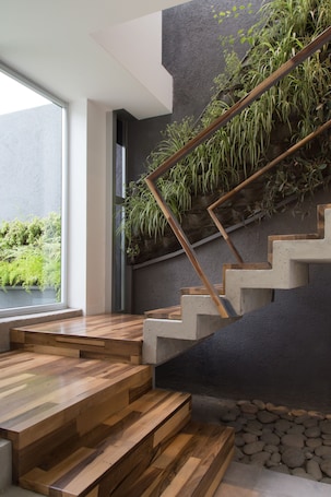 Escaleras. Ciudad Prado Hotel
