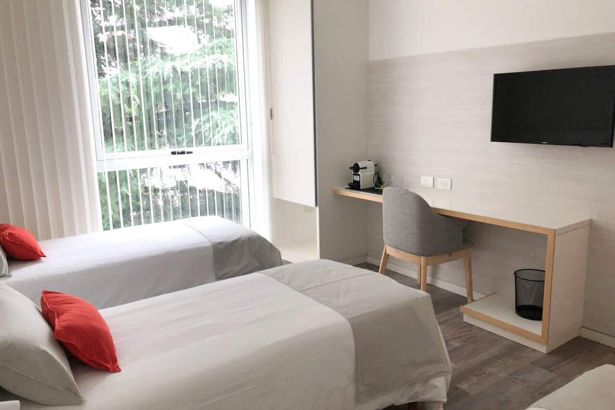 triple room, non smoking | 1 bedroom, minibar, in-room safe, blackout curtains
