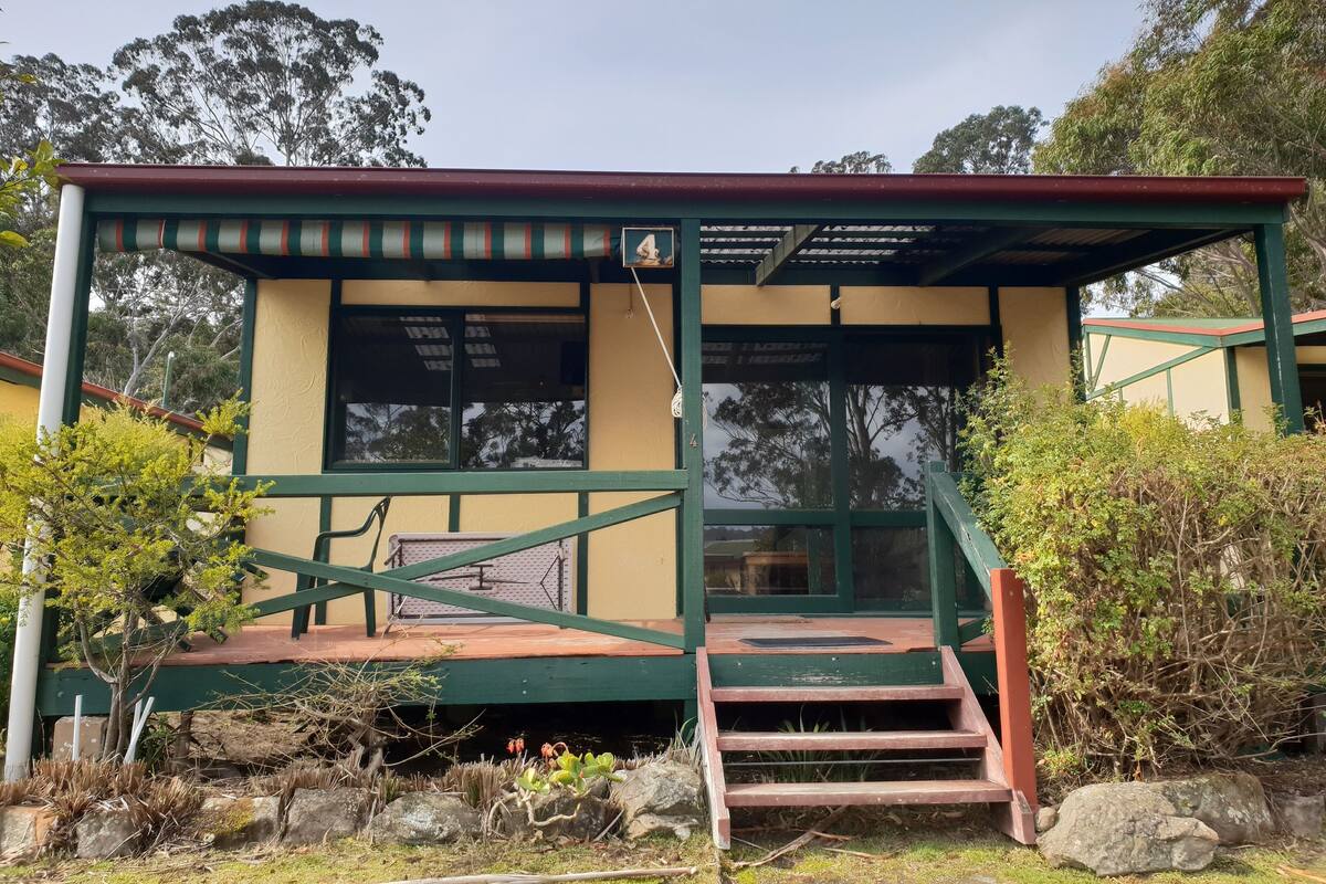 Standard-Ferienhaus, 1 Schlafzimmer (Cottages 1, 2, 3, 4, 5, 15) | Schreibtisch, Bettwäsche