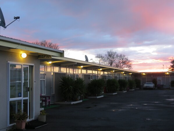 Free self-parking - Paeroa Motel (Paeroa)
