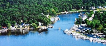 季節限定のプールと温水浴槽へのアクセス
