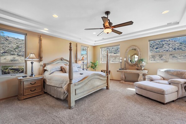 3 bedrooms, desk, iron/ironing board, free WiFi