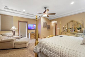 3 bedrooms, desk, iron/ironing board, free WiFi