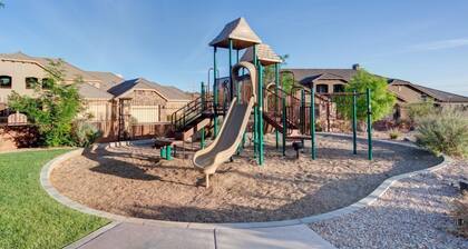 GORGEOUS RETREAT, PRIVATE SPA, 4bed, 3.5bath, 2-car garage