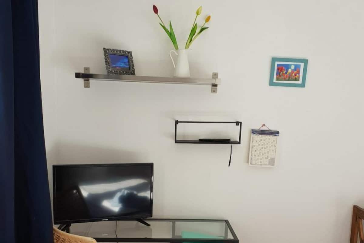 Kamar Single | Meja kerja, Wi-Fi gratis, dan seprai linen