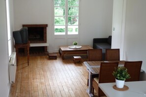 Interior - Magnificent apartment (80 m²) with 4 main rooms, 100 meters from the beach (Hermanville-Sur-Mer)