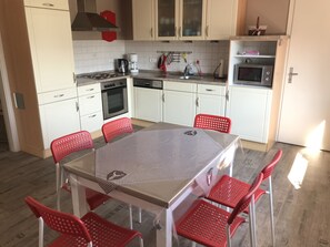 Fridge, microwave, oven, stovetop - Holiday adjacent to the farm (Leer (Ostfriesland))