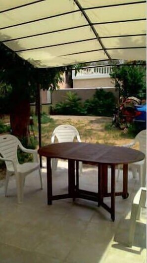 Outdoor dining - Studio with garden by the sea and Hérault - garden parking and shops (Agde)