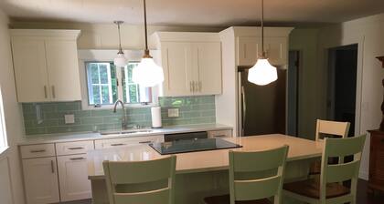 New Listing! Leelanau Cottage near Good Harbor Beach