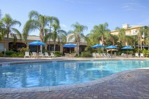 Outdoor pool, a heated pool - Spacious Ground Floor 3BR Bahama Bay Resort: Near Disney! (Davenport)