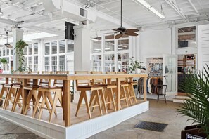 Outdoor dining - Riverwalk 118 - River & Battleship Views (Wilmington)
