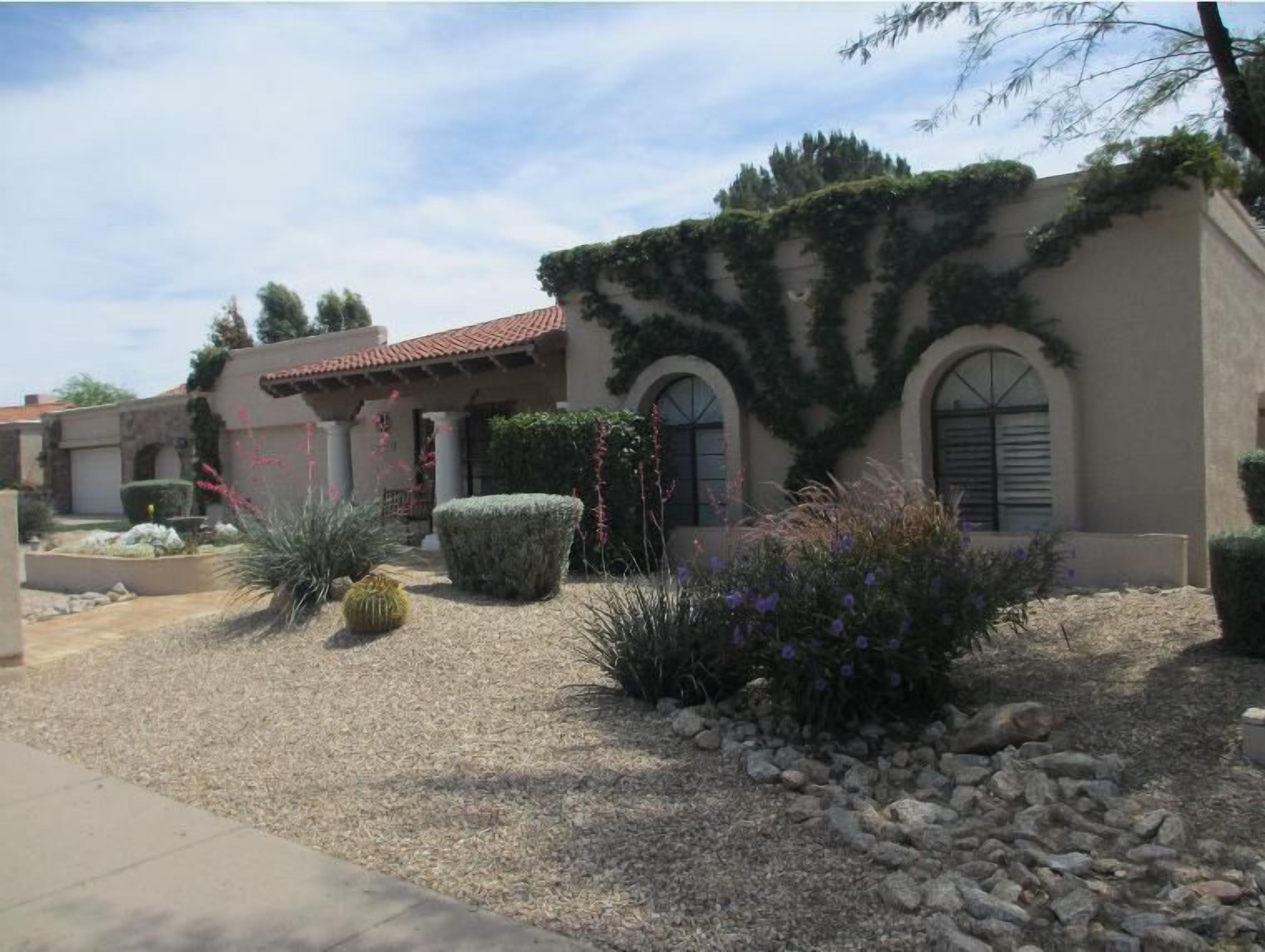4 Br, 2 1/2 Ba Private Luxury In La Cuesta (McCormick Ranch)