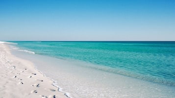 Beach nearby, sun loungers, beach towels