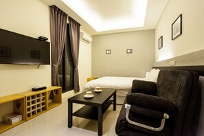 Individually furnished, desk, free WiFi, bed sheets - Cast (Taichung)