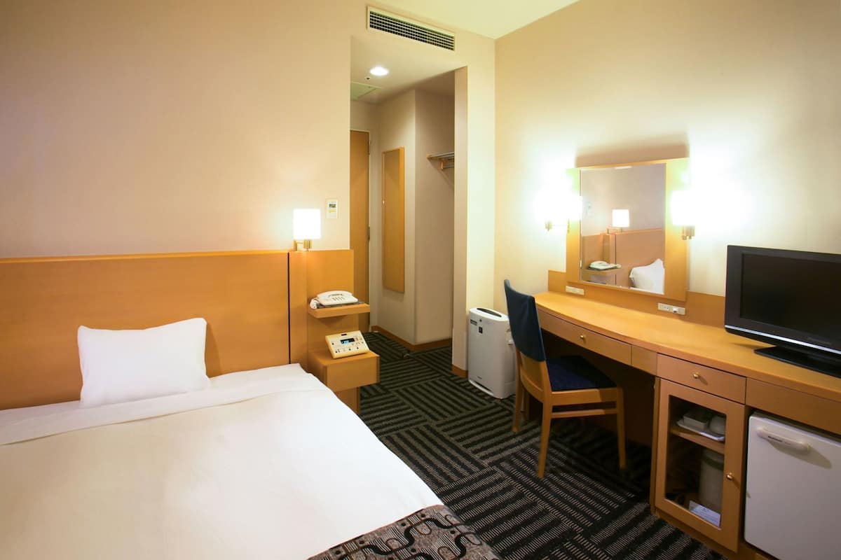 Schallisolierte Zimmer, kostenloses WLAN, Bettwäsche