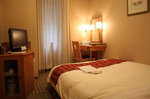 Soundproofing, free WiFi, bed sheets