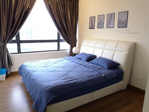 Luxury Deluxe Room with Private Bathroom  | Living area | 50-inch plasma TV with premium TV channels, TV, video game console - Petalz Residence Luxury Resort-Style Condominium (Kuala Lumpur)